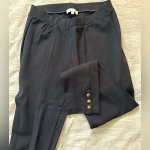 NWOT Pull on legging with gold ankle embellishments